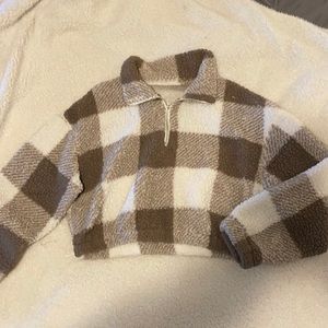 Cropped checkered shrepa half zip